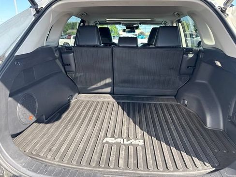 Used 2022 Toyota RAV4 XLE Premium AWD/4WD image 35