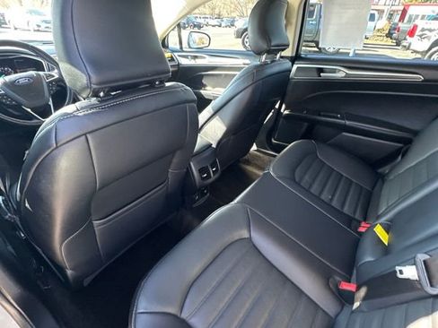 Used 2018 Ford Fusion Energi SE image 19