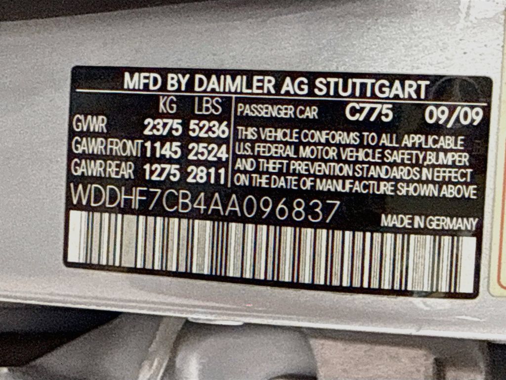 Used 2010 Mercedes-Benz E 550 Sedan image 41