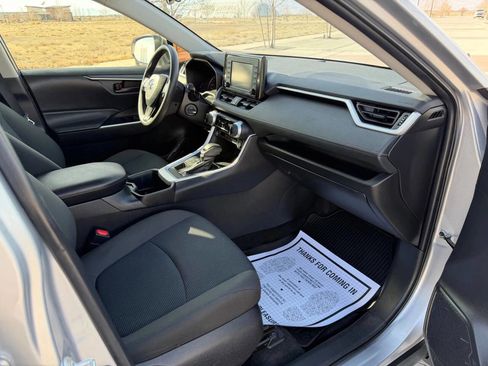 Used 2022 Toyota RAV4 LE AWD/4WD image 15