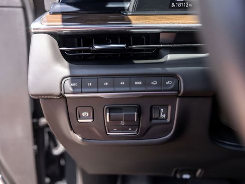 Certified 2024 Cadillac Escalade ESV Sport Platinum w/ LPO, ONYX Package AWD/4WD image 13