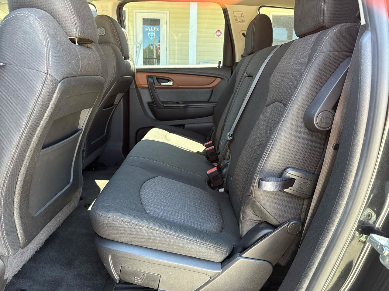 Used 2015 Chevrolet Traverse LT w/ Style and Technology Package FWD image 25