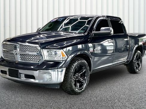 Used 2015 RAM 1500 Laramie AWD/4WD image 3