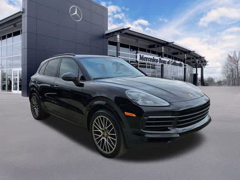 Used 2023 Porsche Cayenne S Platinum w/ Premium Package Plus image 3