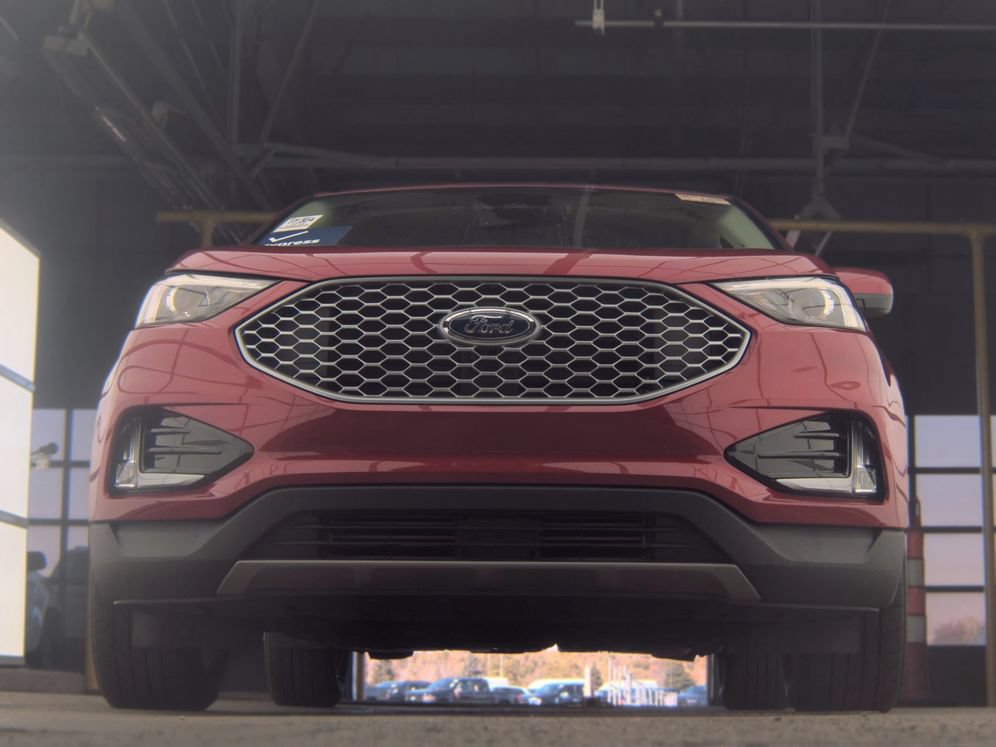 Used 2024 Ford Edge SEL w/ Convenience Package AWD/4WD image 3