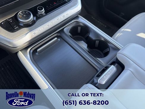 Used 2025 Ford Expedition Platinum image 16