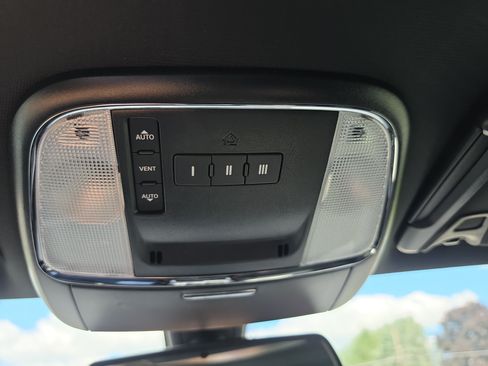 Used 2023 Dodge Charger R/T RWD image 35