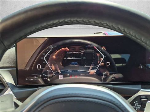 Used 2023 BMW 330i Sedan w/ M Sport Package RWD image 11