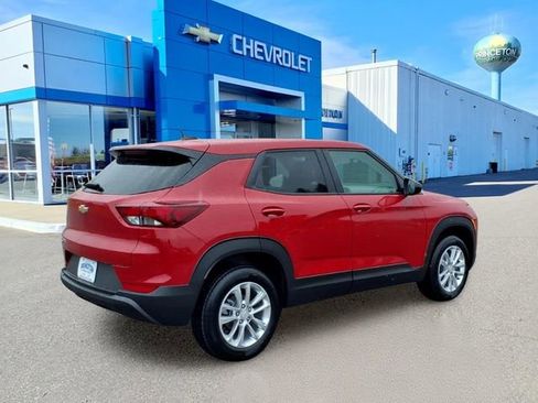 New 2026 Chevrolet TrailBlazer LS w/ LS Convenience Package AWD/4WD image 3