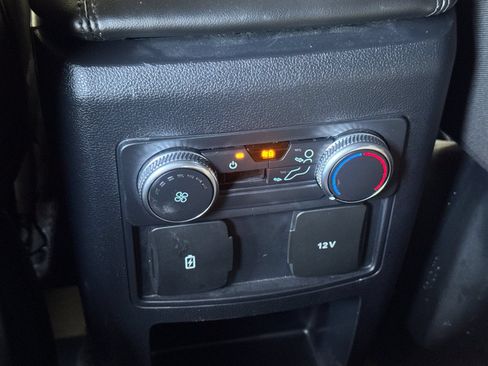 Used 2021 Ford Explorer XLT RWD image 36