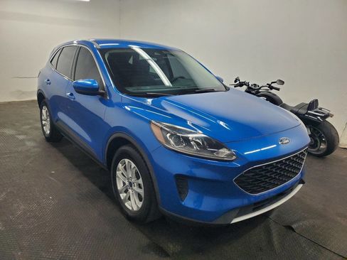 Used 2020 Ford Escape SE image 3