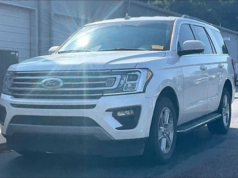 Used 2019 Ford Expedition XLT w/ Equipment Group 202A RWD image 2
