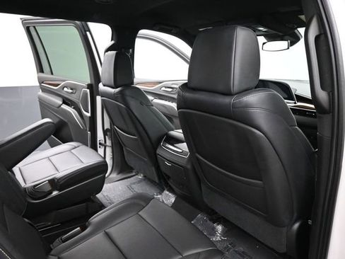 Used 2021 Cadillac Escalade ESV Luxury AWD/4WD image 22