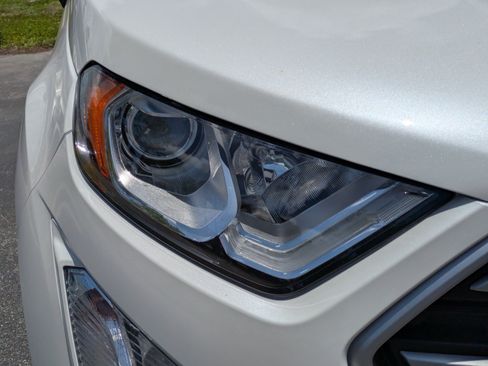 Used 2020 Ford EcoSport SE w/ SE Convenience Package FWD image 8