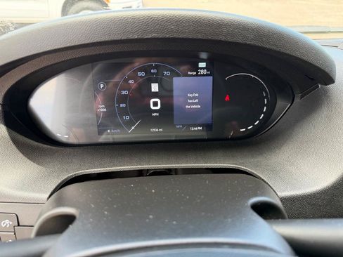 Used 2025 RAM ProMaster 2500 w/ U-Haul Equipment Group FWD image 17