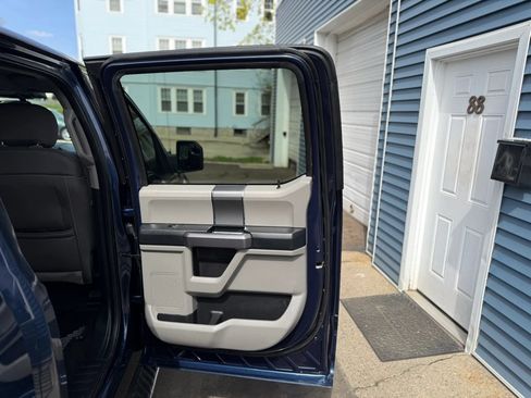 Used 2020 Ford F150 XLT w/ Equipment Group 302A Luxury AWD/4WD image 35