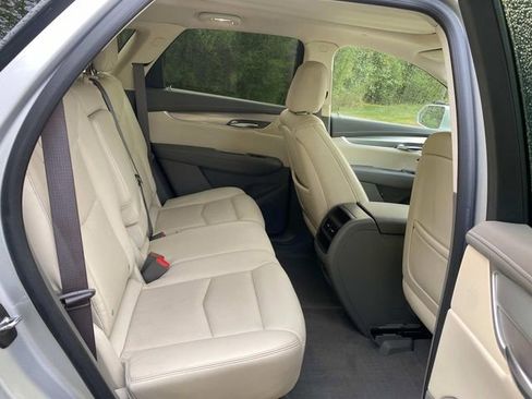 Used 2018 Cadillac XT5 Luxury w/ Driver Awareness Package FWD image 34