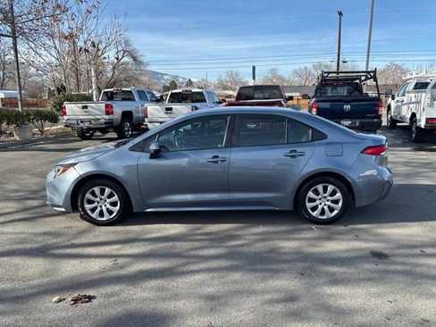 Used 2021 Toyota Corolla LE image 2