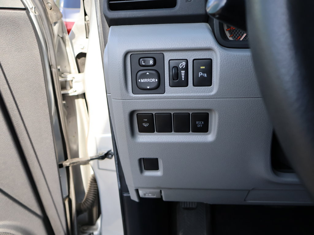 Used 2013 Toyota 4Runner SR5 AWD/4WD image 24