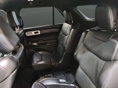Used 2020 Ford Explorer ST image 19