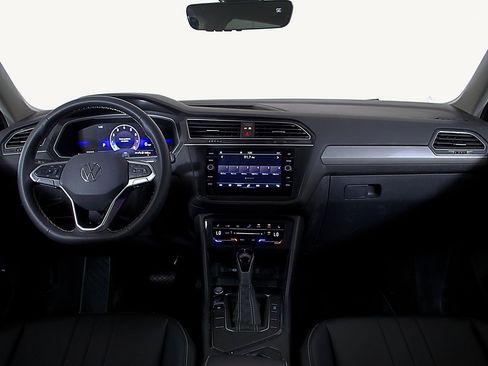 Used 2024 Volkswagen Tiguan SE w/ MDO Package, Three-Row image 14