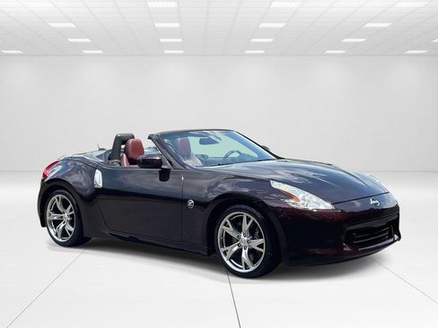 Used 2010 Nissan 370Z Touring w/ Sport Pkg RWD image 1