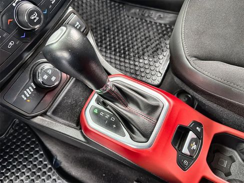 Used 2021 Jeep Renegade Trailhawk image 20