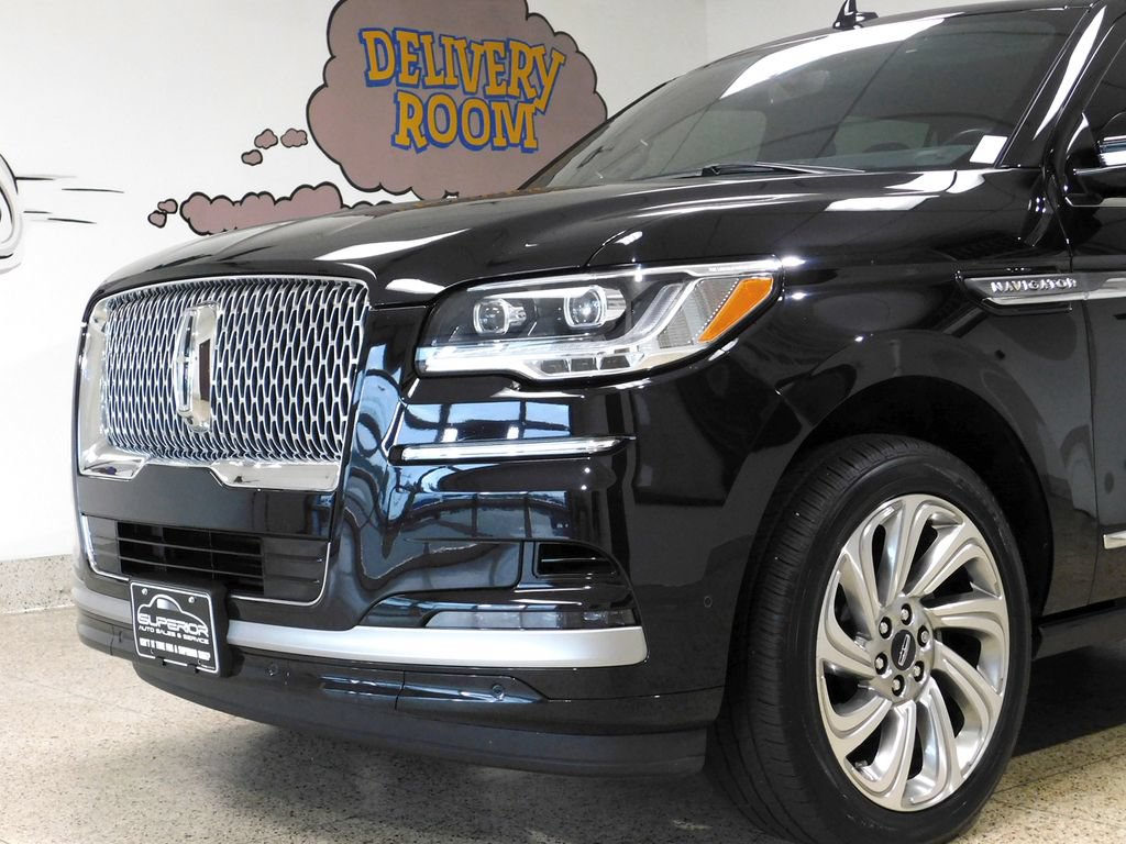 Used 2024 Lincoln Navigator Reserve w/ Equipment Group 201A AWD/4WD image 17