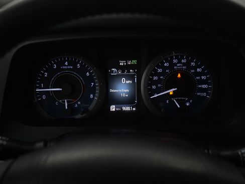 Used 2018 Toyota Sienna XLE image 25