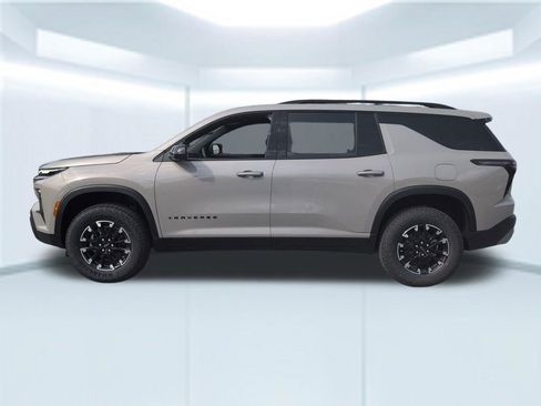 New 2026 Chevrolet Traverse Z71 w/ Driver Confidence Package AWD/4WD image 2