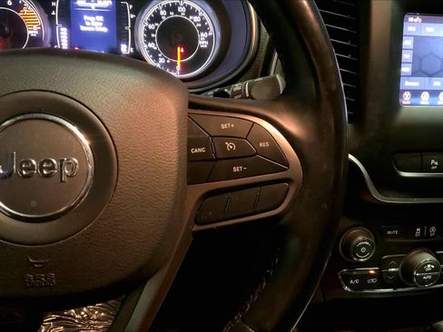 Used 2020 Jeep Cherokee Latitude Lux w/ Comfort/Convenience Group image 23