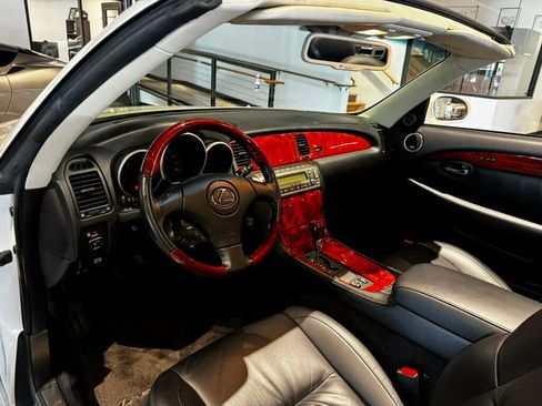 Used 2005 Lexus SC 430 Convertible image 10