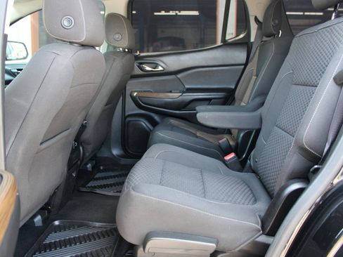 Used 2018 GMC Acadia SLE image 43