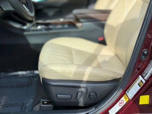 Used 2015 Toyota Avalon XLE FWD image 10