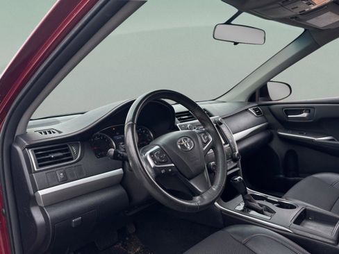 Used 2016 Toyota Camry SE w/ Moonroof Package image 22