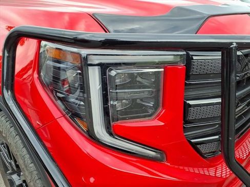 Used 2024 GMC Sierra 1500 Elevation AWD/4WD image 3