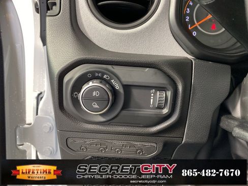 New 2025 Jeep Gladiator Sport image 14