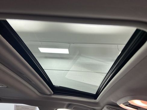 Used 2023 Subaru Crosstrek 2.5i Limited w/ Moonroof Package image 25