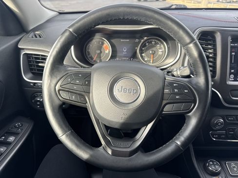 Used 2019 Jeep Cherokee Trailhawk w/ Cold Weather Group image 13