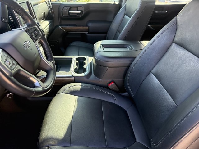 Used 2020 Chevrolet Silverado 1500 LT Trail Boss w/ Midnight Edition AWD/4WD image 11
