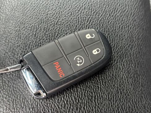 Used 2025 Jeep Compass Limited AWD/4WD image 21