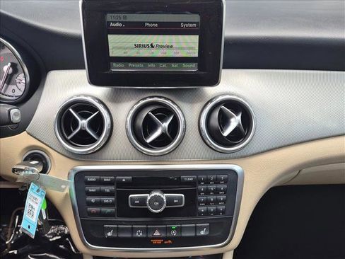 Used 2015 Mercedes-Benz GLA 250 image 12