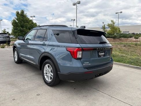 Used 2025 Ford Explorer Active AWD/4WD image 8