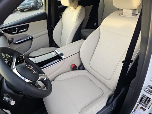 New 2026 Mercedes-Benz GLC 300 image 15