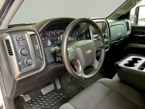 Used 2018 Chevrolet Silverado 1500 LT w/ All Star Edition AWD/4WD image 18