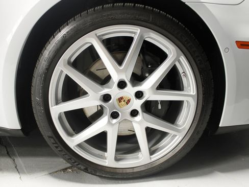 Used 2025 Porsche Panamera 4 image 20