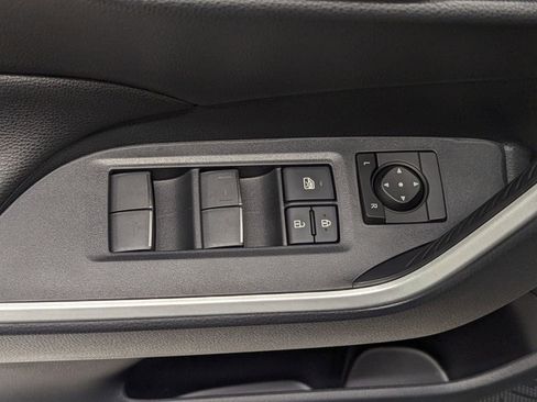 New 2025 Toyota RAV4 SE image 19