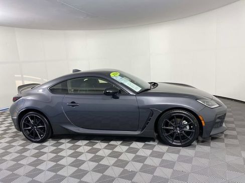 Used 2024 Toyota GR86 Premium RWD image 10
