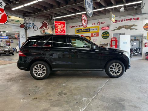 Used 2015 Mercedes-Benz ML 250 BlueTEC 4MATIC image 6