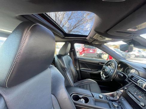 Used 2019 Lexus IS 300 F Sport w/ F Sport Package RWD image 10